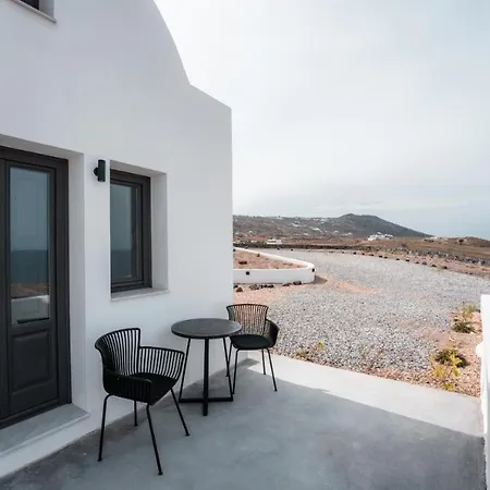 Swell Suites, Santorini Villa *