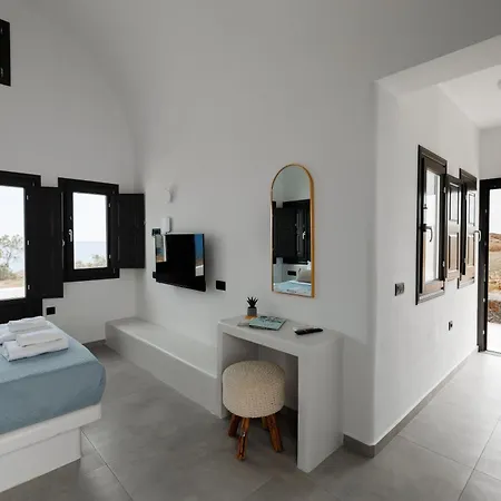 Swell Suites, Santorini Villa