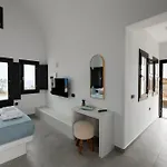 Swell Suites, Santorini Villa