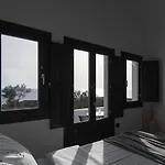 Swell Suites, Santorini Βούρβουλος