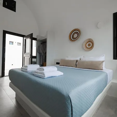 Swell Suites, Santorini Villa