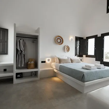 Swell Suites, Santorini *