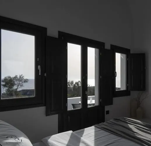 Swell Suites, Santorini Vúrvulosz