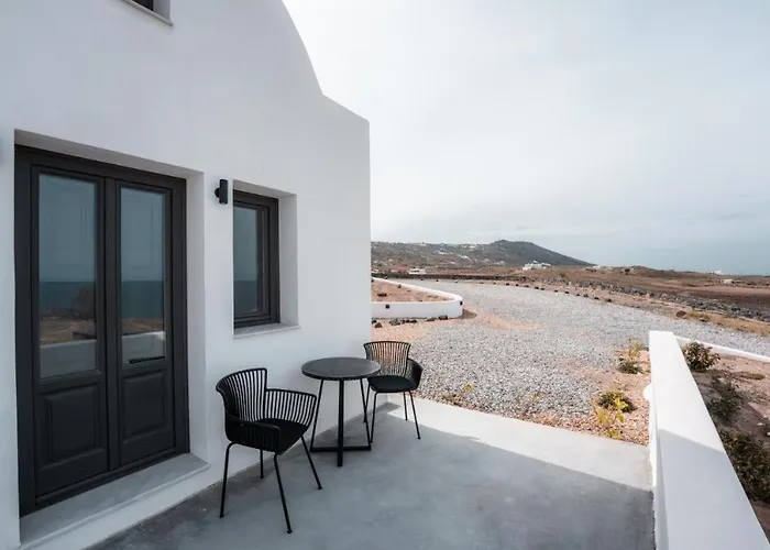 Swell Suites, Santorini Villa *