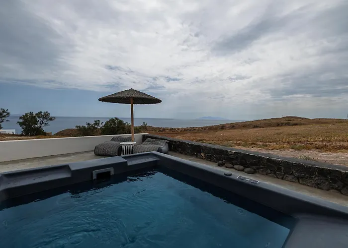 Swell Suites, Santorini Villa