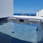 Swell Suites, Santorini *