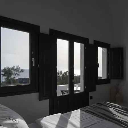 Swell Suites, Santorini Βούρβουλος