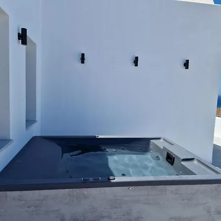 Swell Suites, Santorini Βούρβουλος