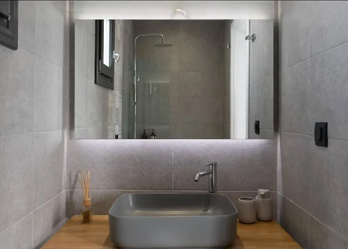 Swell Suites, Santorini فيلة *