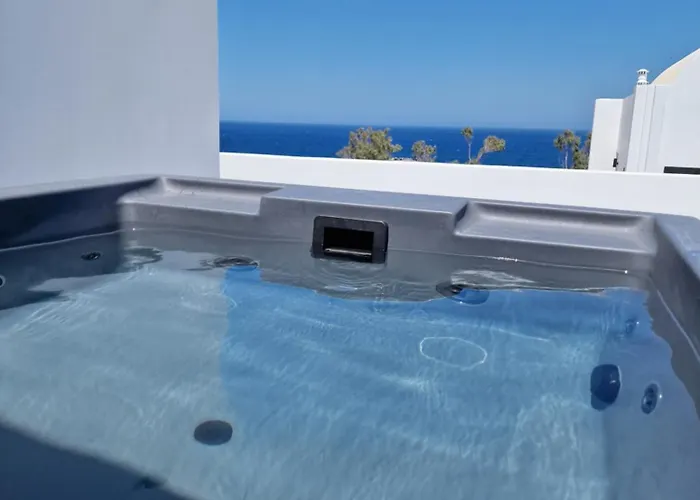 Swell Suites, Santorini *